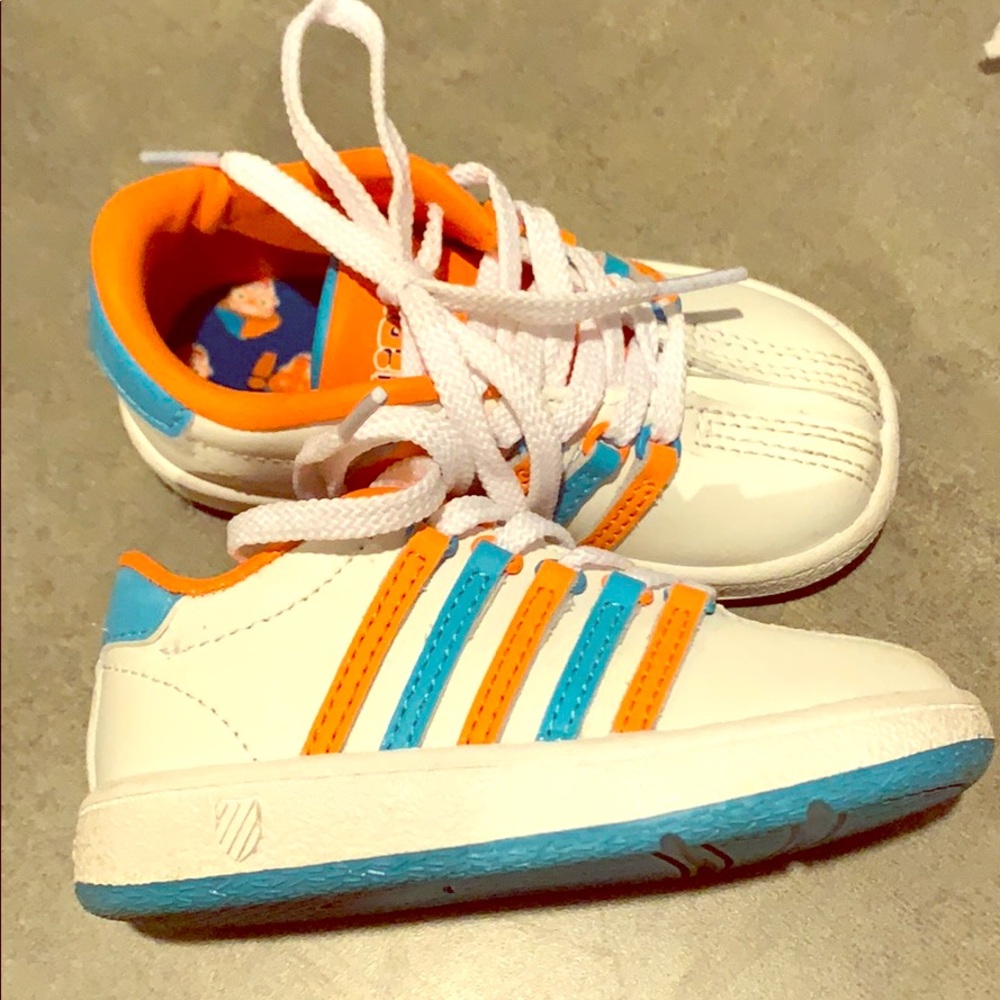 Blippi toddler tennis shoes ! Size 6c